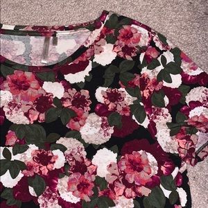 Banana Republic floral signature tee